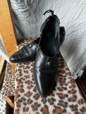 John Fluevog Black Pointed Leather Heels